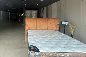 Detached Commercial Bungalow / Show Room for rent @ Bandar Utama, Petaling Jaya, Selangor