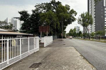Section 13 (Seksyen 13)
