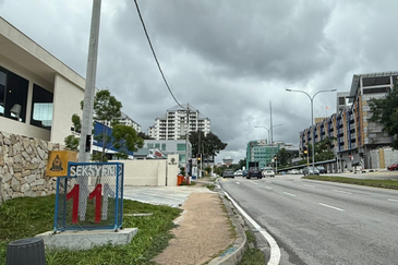 Jalan Universiti (Jalan Prof Diraja Ungku Aziz)