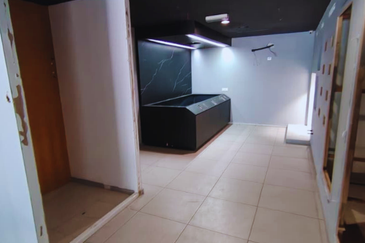 Jalan Universiti (Jalan Prof Diraja Ungku Aziz)