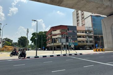 Freehold, Jalan Ipoh 4 1/2 Shop for sale, 4storey + 1 basement car park, Jalan Ipoh, Jalan Kuching, Kepong, KL