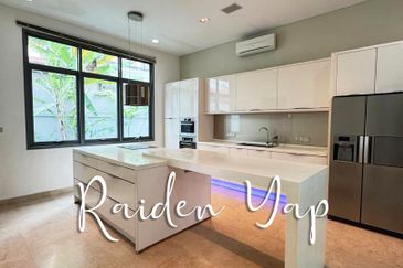 The Residence at Mont Kiara - Limited for sale, Private Pool & Entrance, Beautiful Landscape, Facing South. Cozy and convenient. Lifestyle