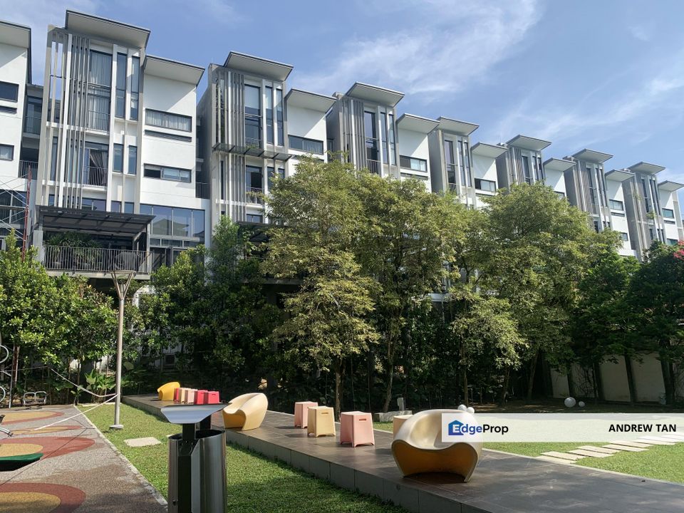 3sty with spacious flat backyard garden, Kuala Lumpur, Desa Parkcity