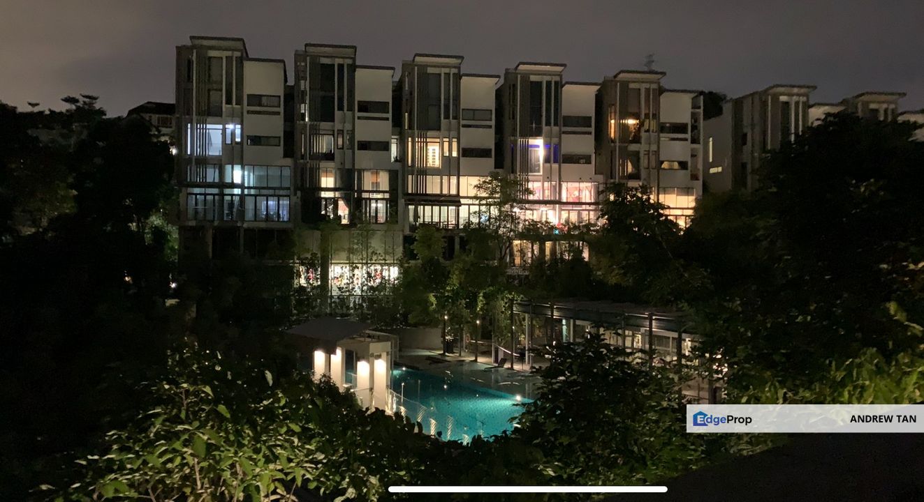 Sublime, long garden backyard, perimeter perch , Kuala Lumpur, Desa Parkcity