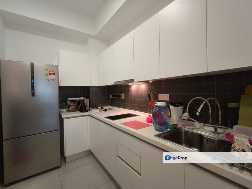 Pj - Ara damansara - Urbana Residences- Near to Masjid, Mall & Grade A Offices - 10 min walk to LRT, Selangor, Ara Damansara