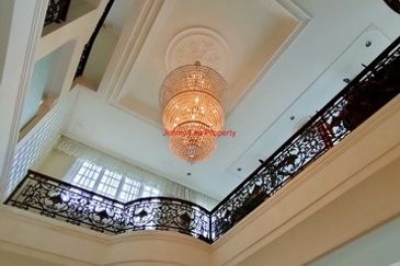 Jalan Setiabakti 3 - Four Storey Bungalow House