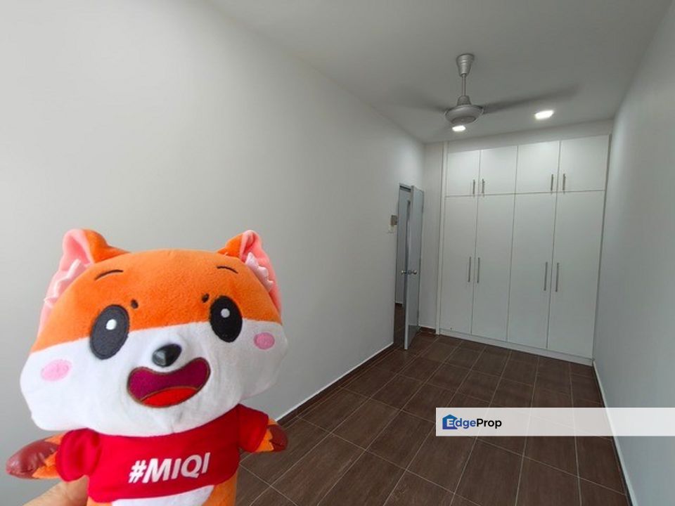 PJ- SS 1 - Newly Refurbished Double Stry Terrace house- 5 Bed 2 Bath 3 Parking- 5 min to Tmn Bahagia LRT, Selangor, Petaling Jaya