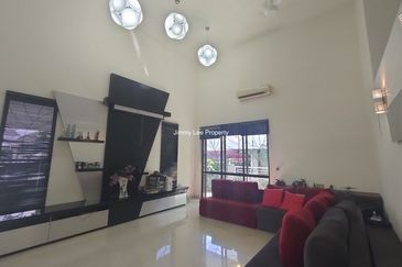 Kota kemuning Hills :Double Storey Bungalow For Sale -Walking distance to Golf Club -Gated & Guarded