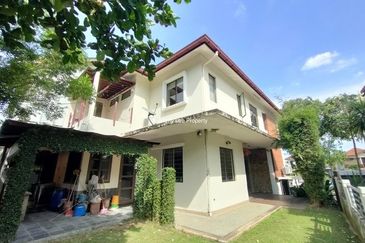 Kota kemuning Hills :Double Storey Bungalow For Sale -Walking distance to Golf Club -Gated & Guarded