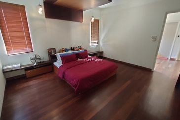 Kota kemuning Hills :Double Storey Bungalow For Sale -Walking distance to Golf Club -Gated & Guarded