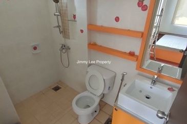 Kota kemuning Hills :Double Storey Bungalow For Sale -Walking distance to Golf Club -Gated & Guarded