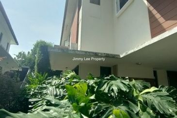 Kota kemuning Hills :Double Storey Bungalow For Sale -Walking distance to Golf Club -Gated & Guarded