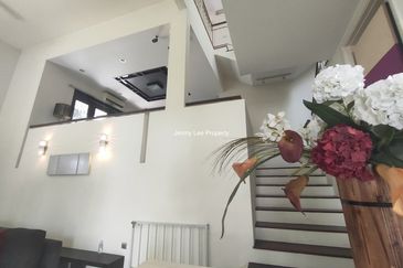 Kota kemuning Hills :Double Storey Bungalow For Sale -Walking distance to Golf Club -Gated & Guarded