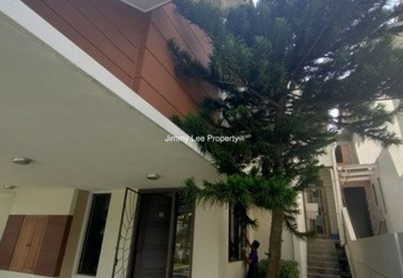 Kota kemuning Hills :Double Storey Bungalow For Sale -Walking distance to Golf Club -Gated & Guarded