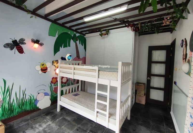 Kota kemuning Hills :Double Storey Bungalow For Sale -Walking distance to Golf Club -Gated & Guarded