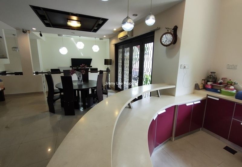 Kota kemuning Hills :Double Storey Bungalow For Sale -Walking distance to Golf Club -Gated & Guarded