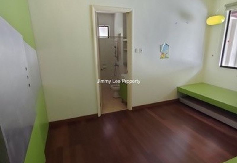 Kota kemuning Hills :Double Storey Bungalow For Sale -Walking distance to Golf Club -Gated & Guarded