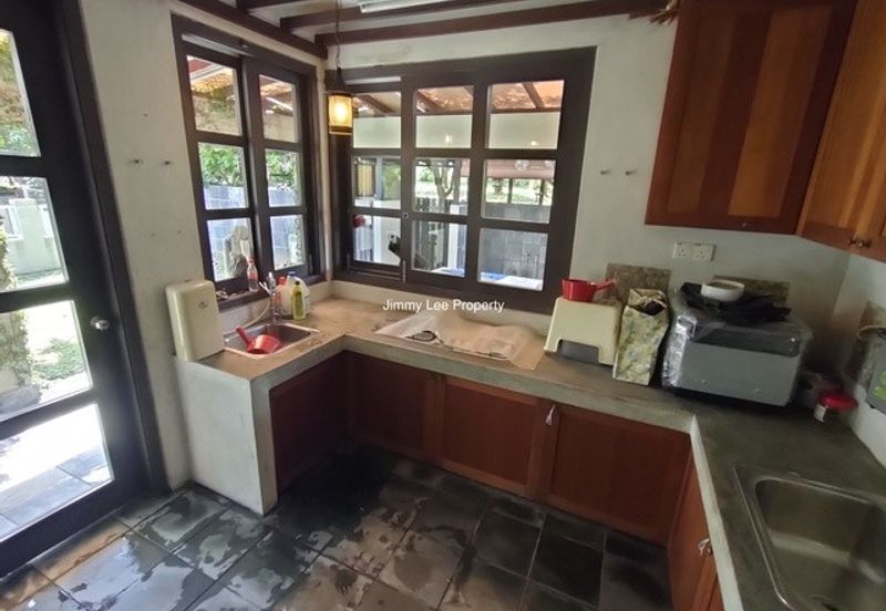 Kota kemuning Hills :Double Storey Bungalow For Sale -Walking distance to Golf Club -Gated & Guarded