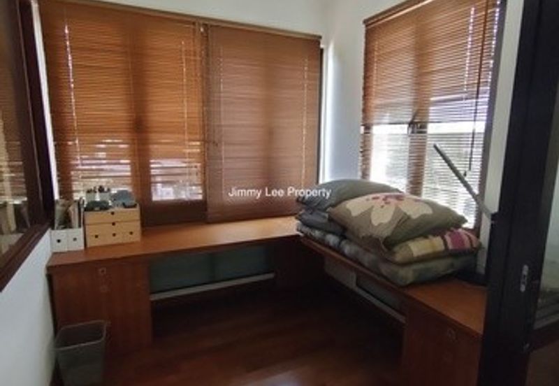 Kota kemuning Hills :Double Storey Bungalow For Sale -Walking distance to Golf Club -Gated & Guarded