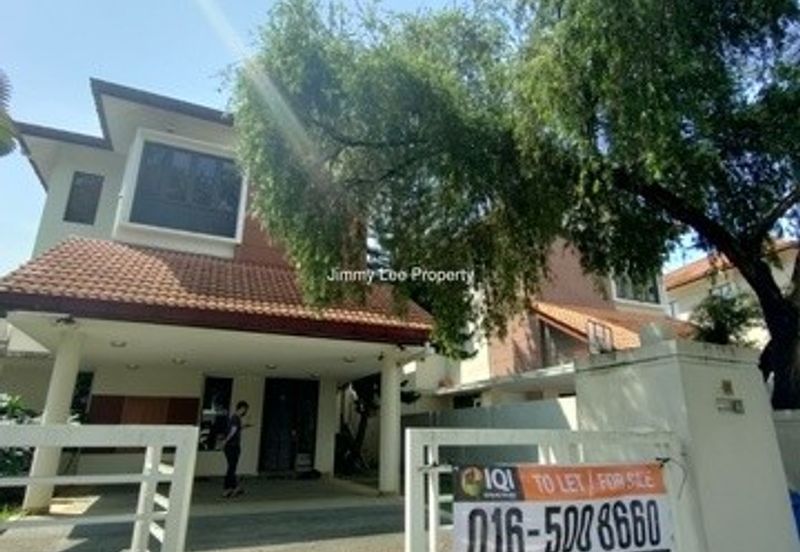 Kota kemuning Hills :Double Storey Bungalow For Sale -Walking distance to Golf Club -Gated & Guarded