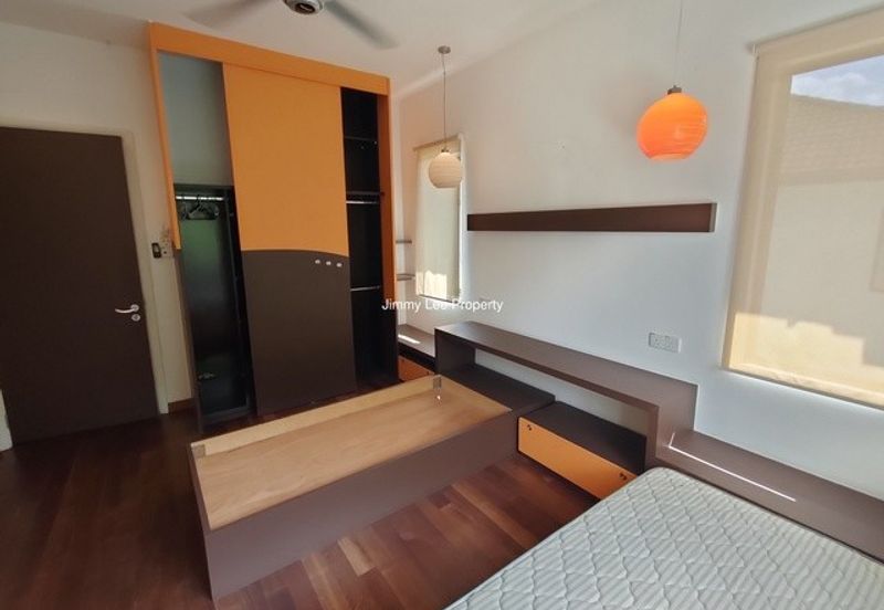 Kota kemuning Hills :Double Storey Bungalow For Sale -Walking distance to Golf Club -Gated & Guarded