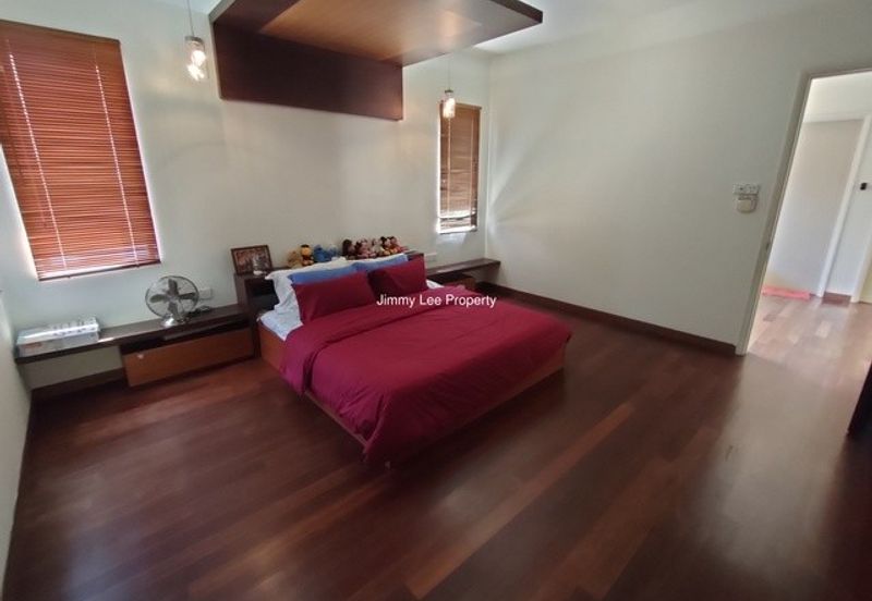 Kota kemuning Hills :Double Storey Bungalow For Sale -Walking distance to Golf Club -Gated & Guarded