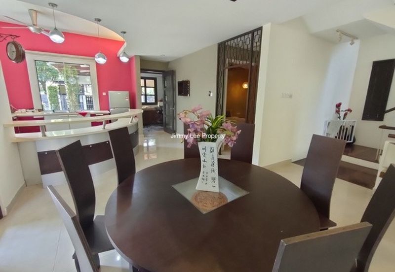 Kota kemuning Hills :Double Storey Bungalow For Sale -Walking distance to Golf Club -Gated & Guarded