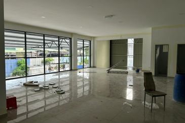 Near Mahkota Cheras, Sg Long, Tun Hussein Onn