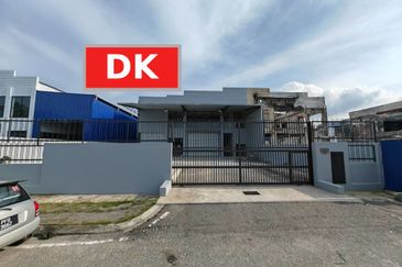 Near Mahkota Cheras, Sg Long, Tun Hussein Onn