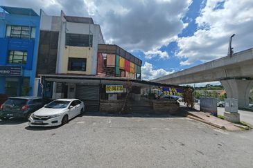 Corner Shop Lot ❤️ Seri Kembangan ❤️ Putra Walk ❤️ Equine