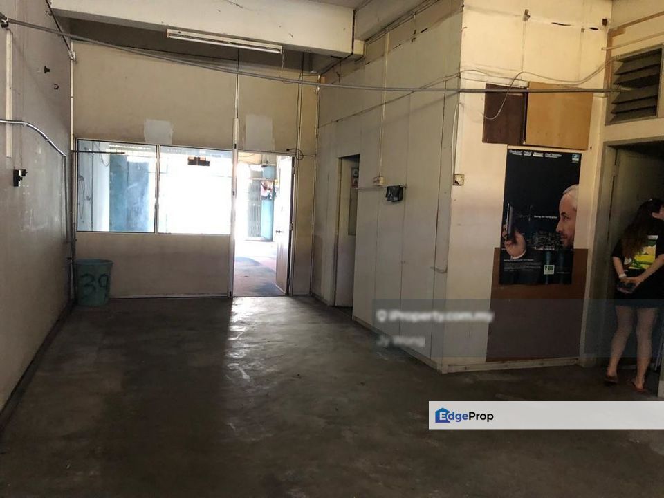 Facing Main Road,, Sea Park, Taman Paramount, Selangor, Petaling Jaya