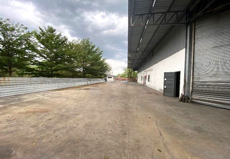 1.5 acres Bungalow Factory Warehouse, Semenyih