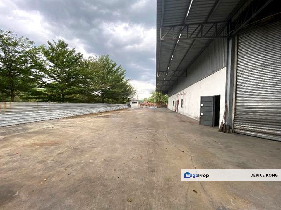1.5 acres Bungalow Factory Warehouse, Semenyih, Selangor, Semenyih