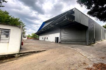 1.5 acres Bungalow Factory Warehouse, Semenyih