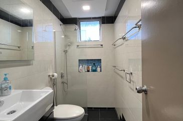 Platinum Hill Condo Pv8