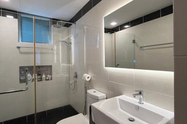 Platinum Hill Condo Pv8