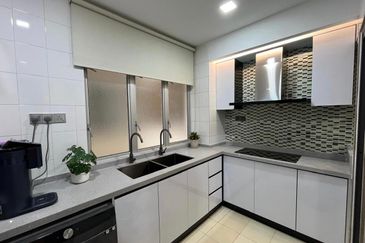 Platinum Hill Condo Pv8