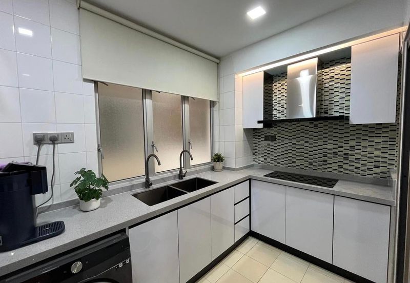 Platinum Hill Condo Pv8