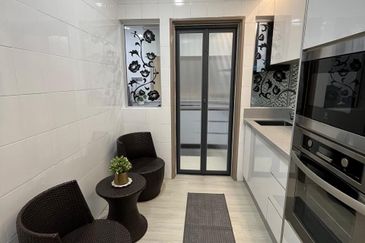 Platinum Hill Condo Pv8