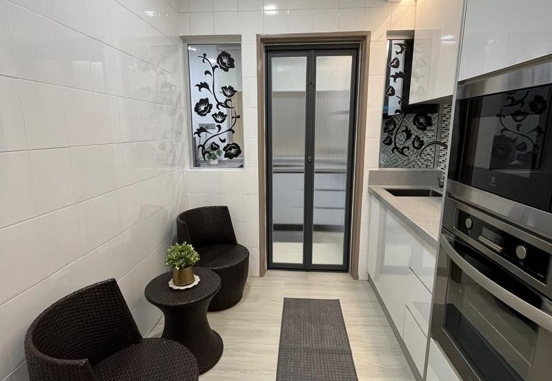 Platinum Hill Condo Pv8