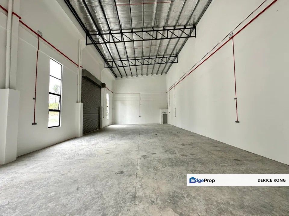 (3 Sty W/Lift) Rawang Taman Perindustrian UB Semi Detached Factory For RENT, Selangor, Rawang