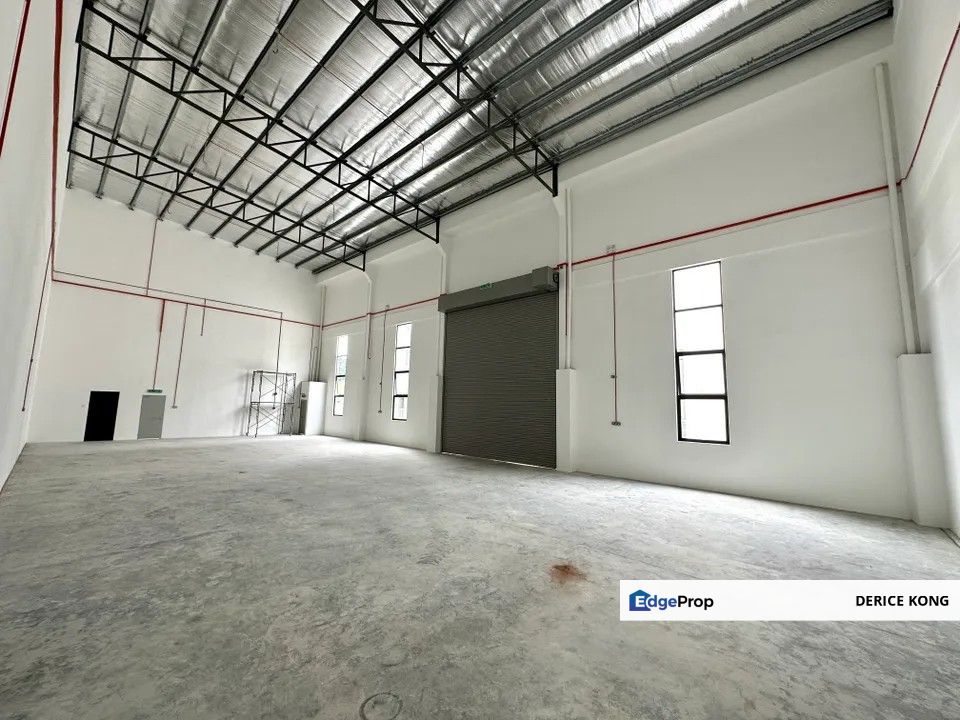 (3 Sty W/Lift) Rawang Taman Perindustrian UB Semi Detached Factory For RENT, Selangor, Rawang