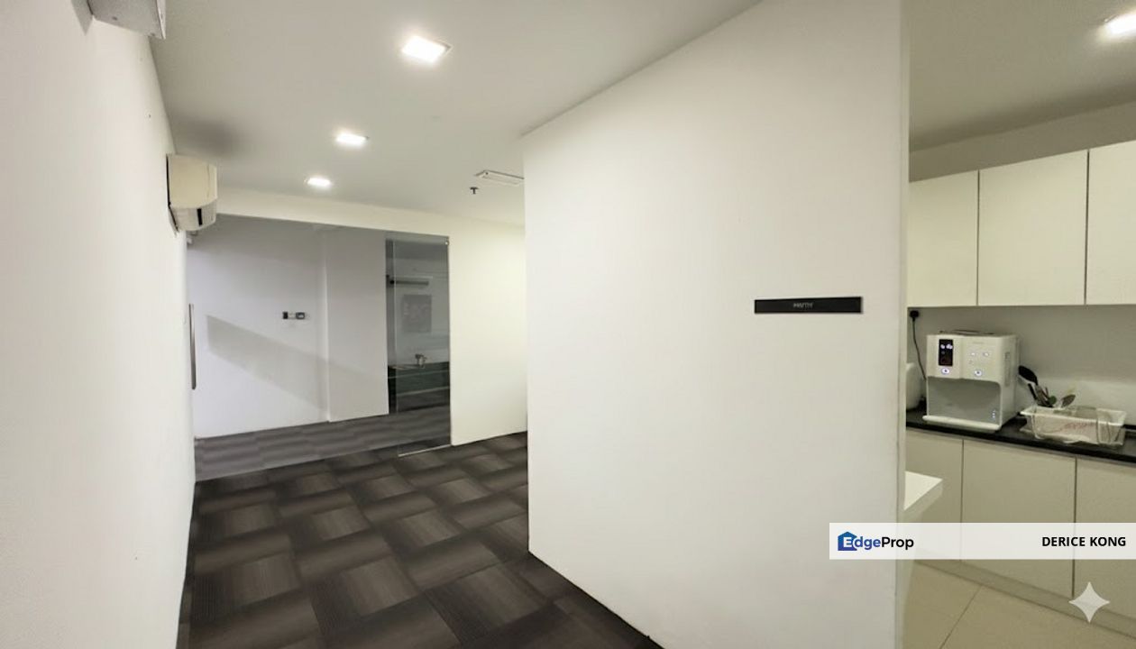 Office near Batu 3 Toll Exit, Seksyen 22 Shah Alam, Selangor, Shah Alam