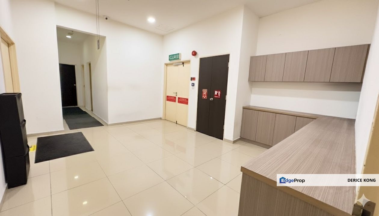 Office near Batu 3 Toll Exit, Seksyen 22 Shah Alam, Selangor, Shah Alam