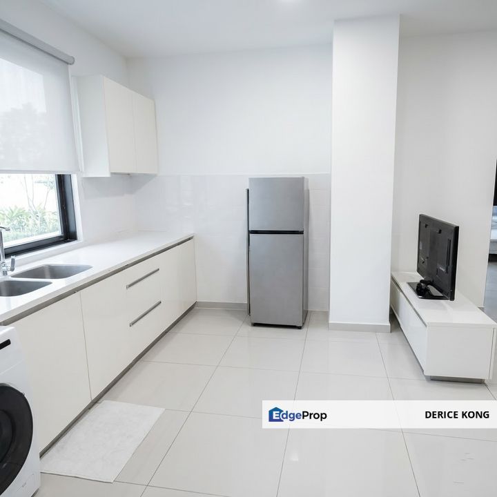 Walk to Mall and MRT Kota Damansara, Petaling Jaya, Selangor, Kota Damansara