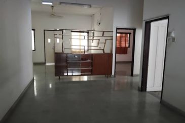 Ipoh Big Land Single Sty Bungalow Ideal For Own Rebuilt/ Renovation !