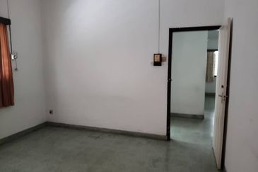 Ipoh Big Land Single Sty Bungalow Ideal For Own Rebuilt/ Renovation !