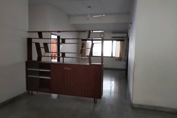 Ipoh Big Land Single Sty Bungalow Ideal For Own Rebuilt/ Renovation !