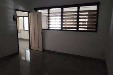 Ipoh Big Land Single Sty Bungalow Ideal For Own Rebuilt/ Renovation !