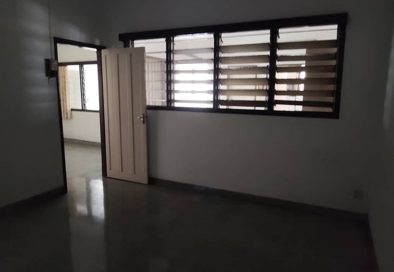 Ipoh Big Land Single Sty Bungalow Ideal For Own Rebuilt/ Renovation !